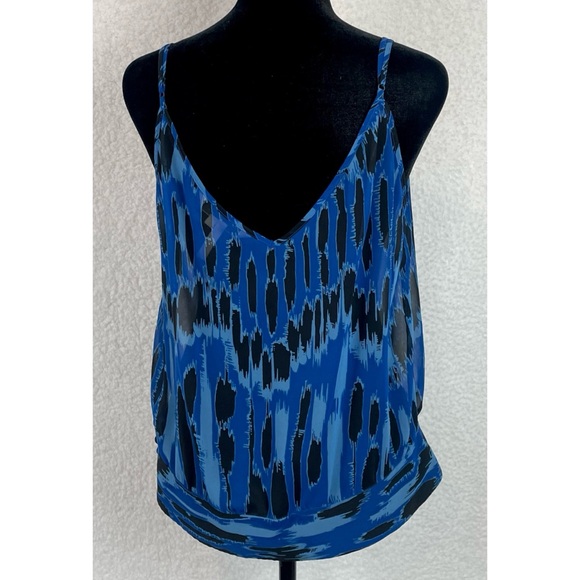 BCBGENERATION • Blue/Black Abstract Print Ruffle Trim V-Neck Tank Top - Picture 5 of 16